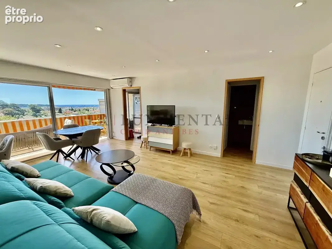 Superbe 2 pièces rénové avec vue mer, piscine, résidence fermée - photo 3