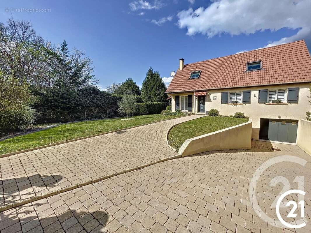 Maison à MAROLLES-SUR-SEINE