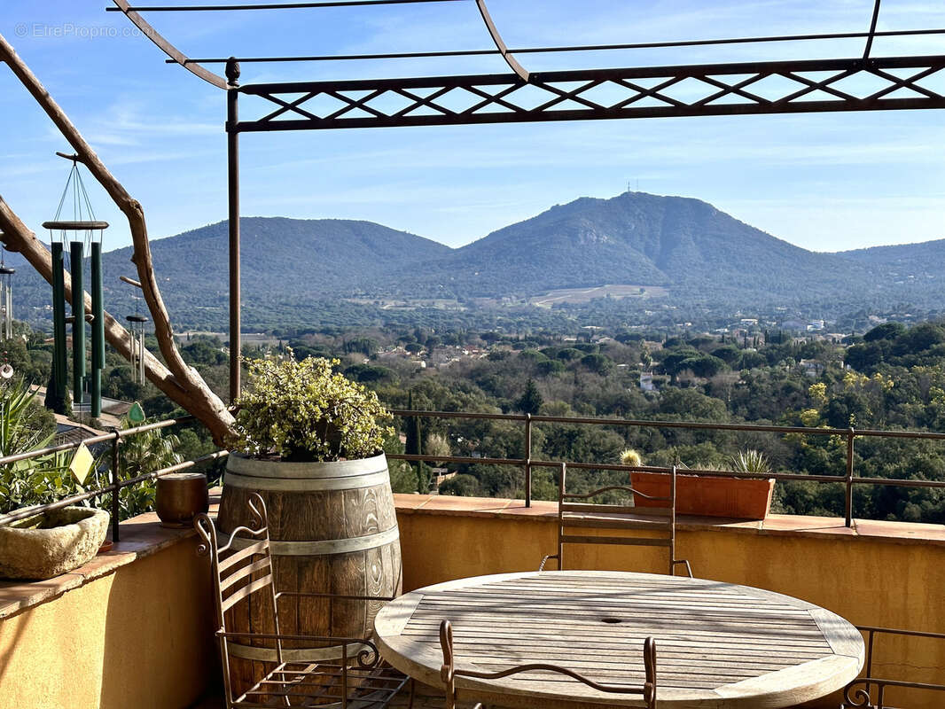 Maison à PLAN-DE-LA-TOUR