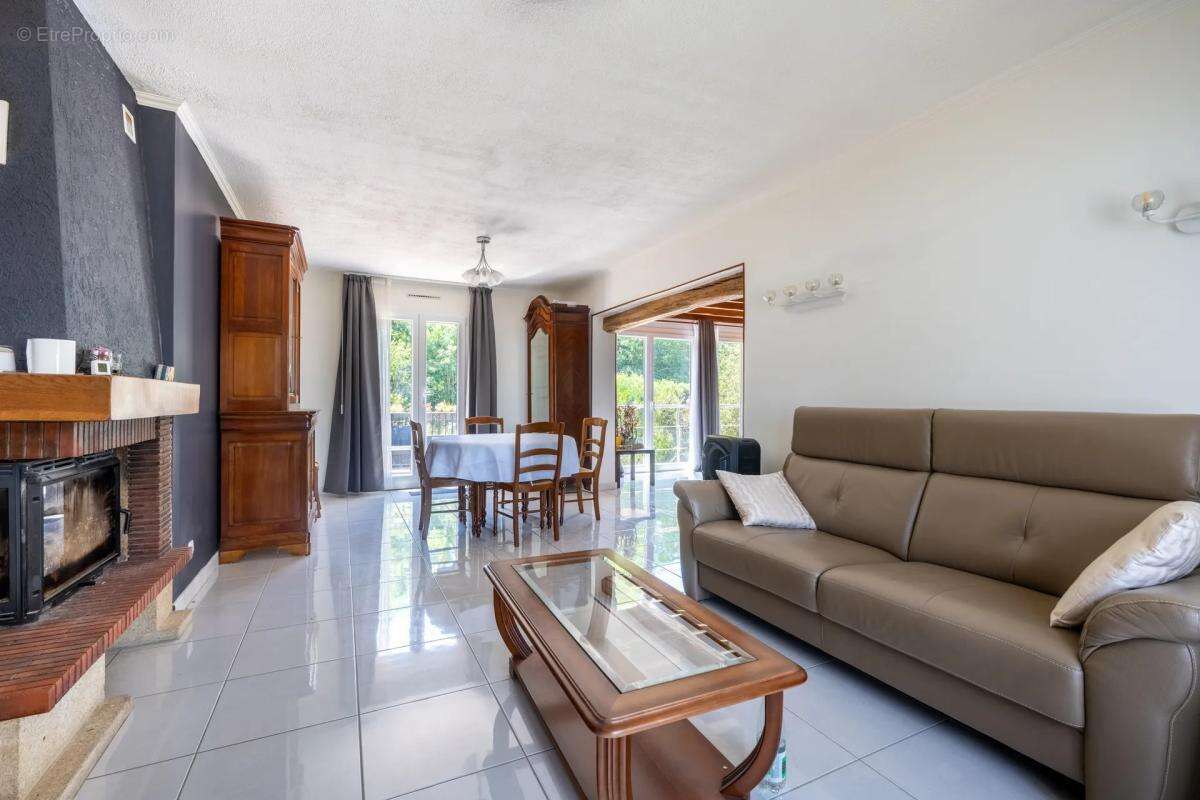 Maison de 131m2 habitables avec 4 chambres, sous-sol, sur 1000m2 - photo 4