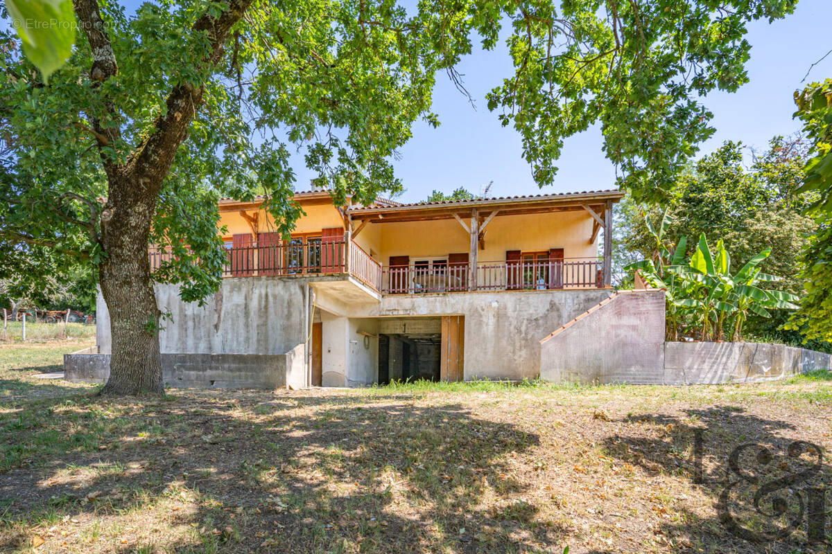 Maison à MONCLAR
