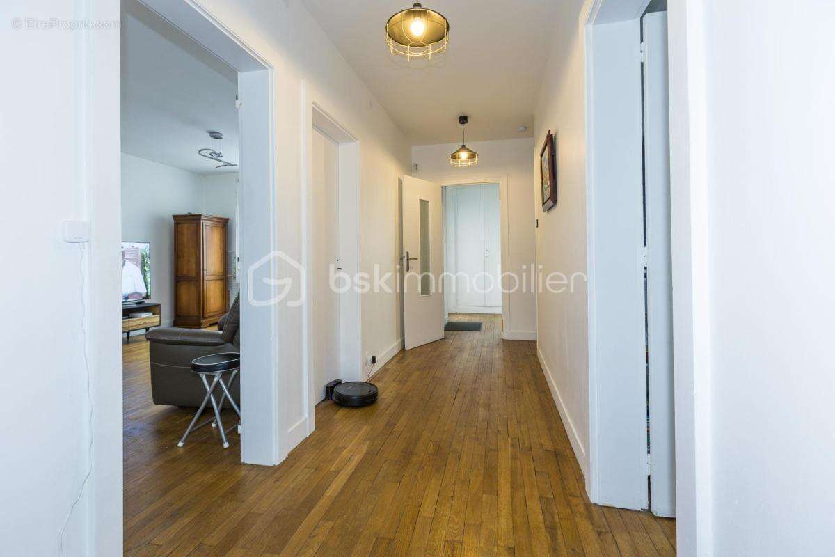 Maison à PIERRE-BUFFIERE