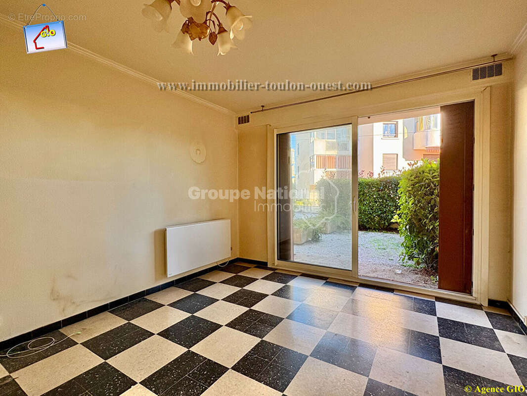 Appartement à SIX-FOURS-LES-PLAGES