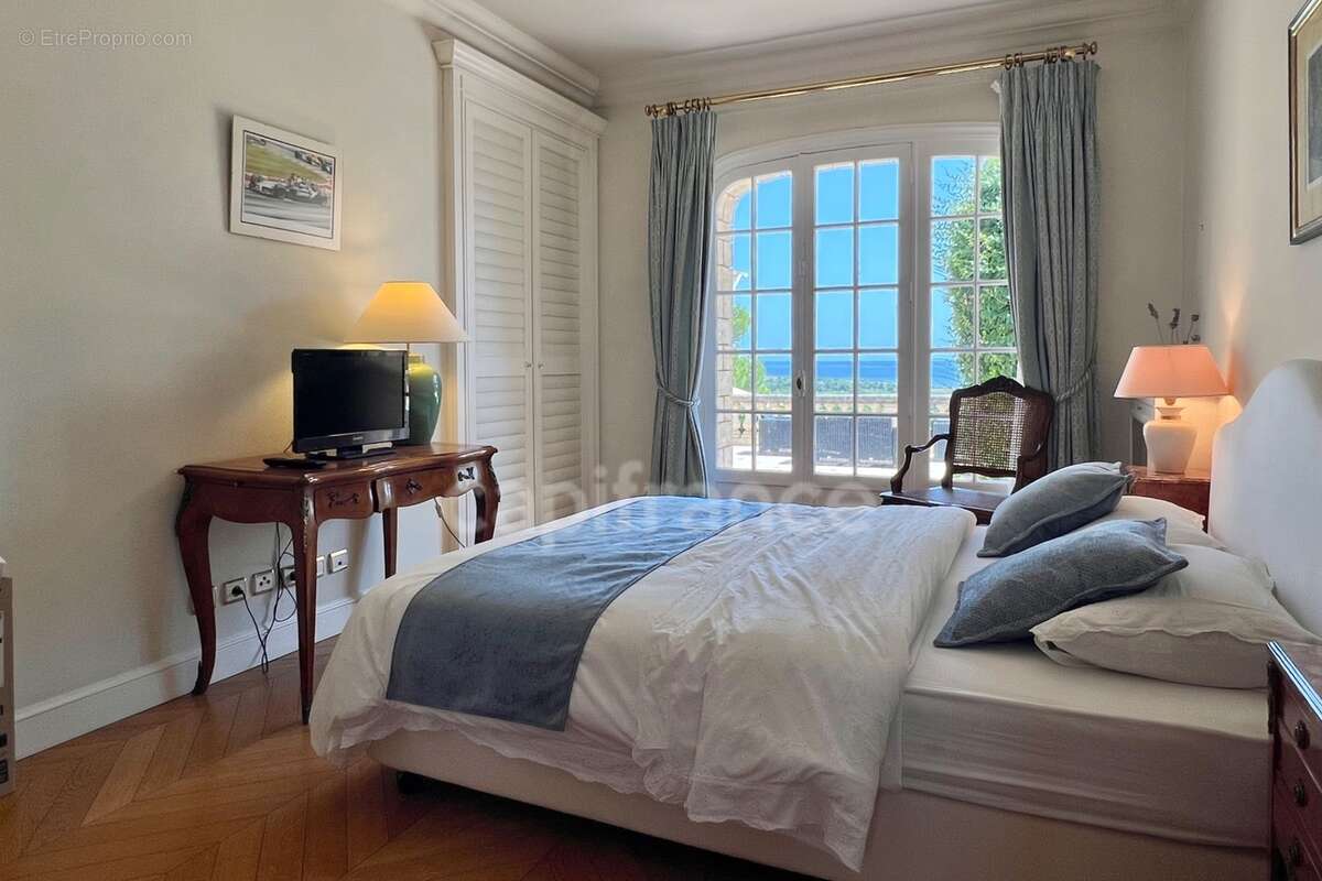 Propriété de caractère de 615 m2 sur 25 000 m2 de terrain - photo 10