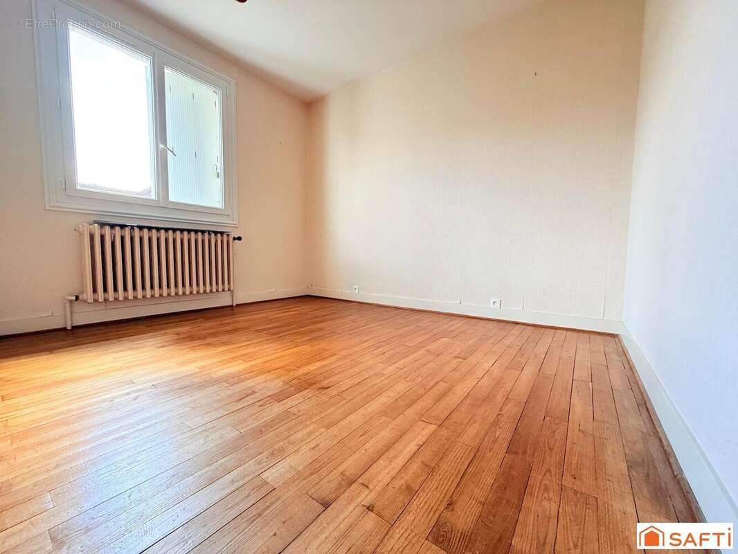 Maison 73 m² à Saint-Paterne-Racan  - photo 3