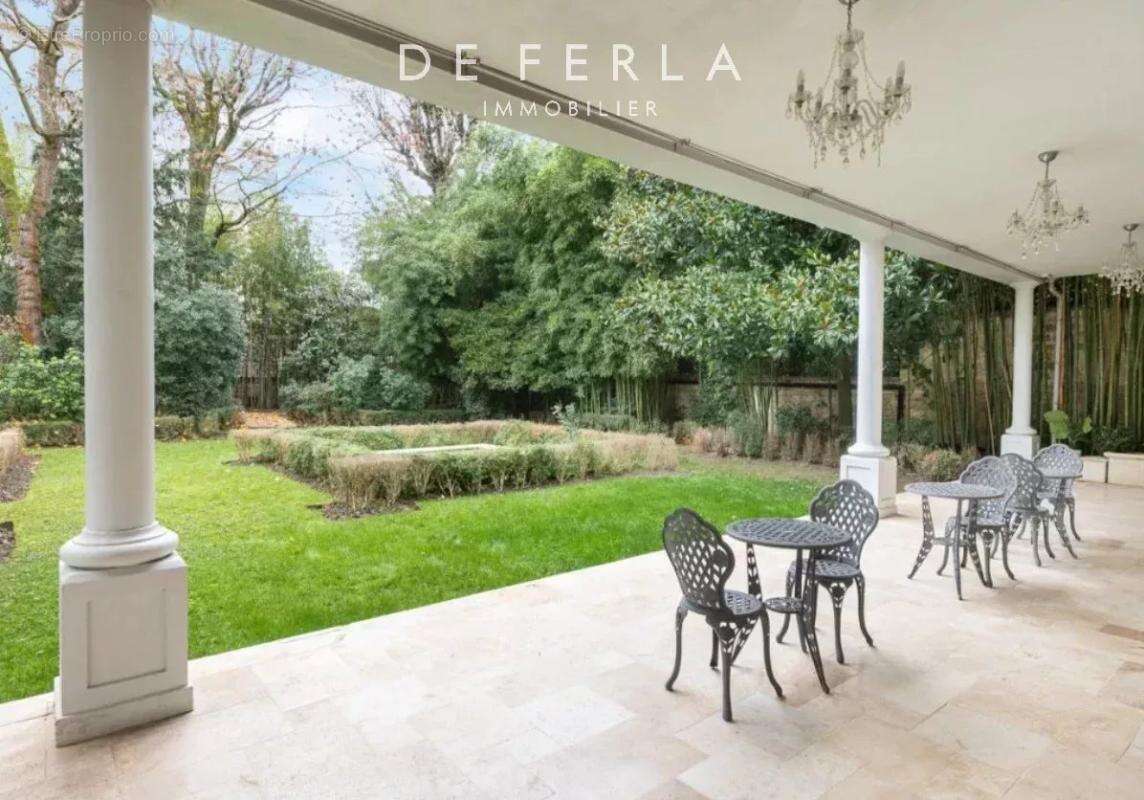 Maison à NEUILLY-SUR-SEINE