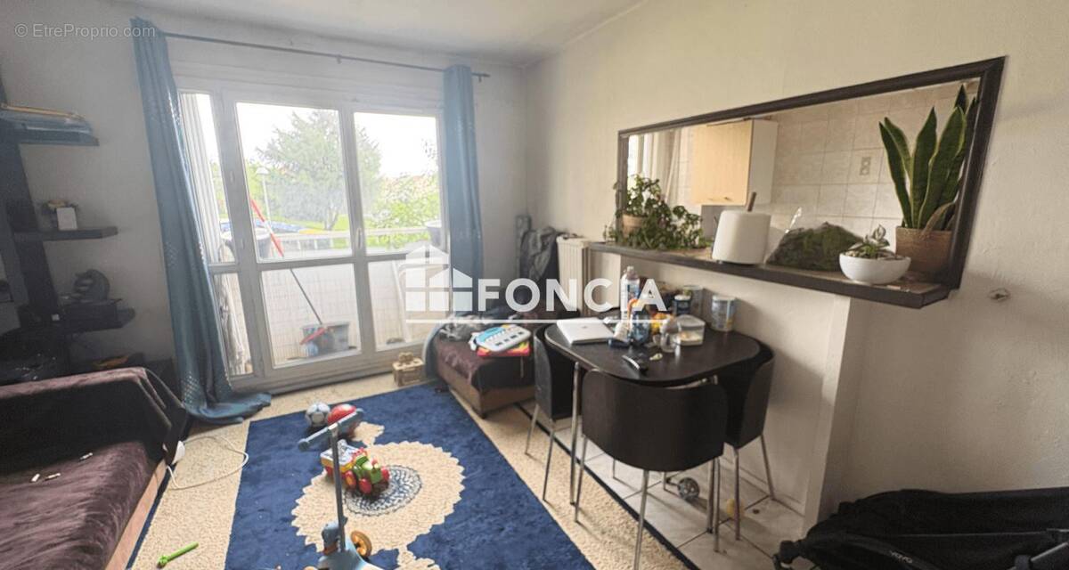 Appartement à THIAIS