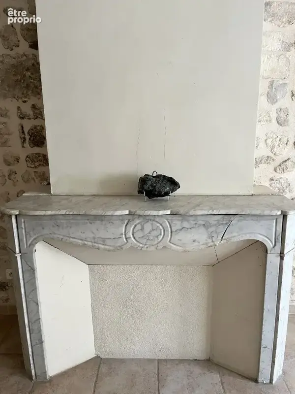 Arles centre-ville - Appartement T3 de 74 m² avec pierres et poutres apparentes, cave - photo 4