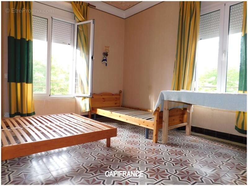 Commerce à LE CHAFFAUT-SAINT-JURSON