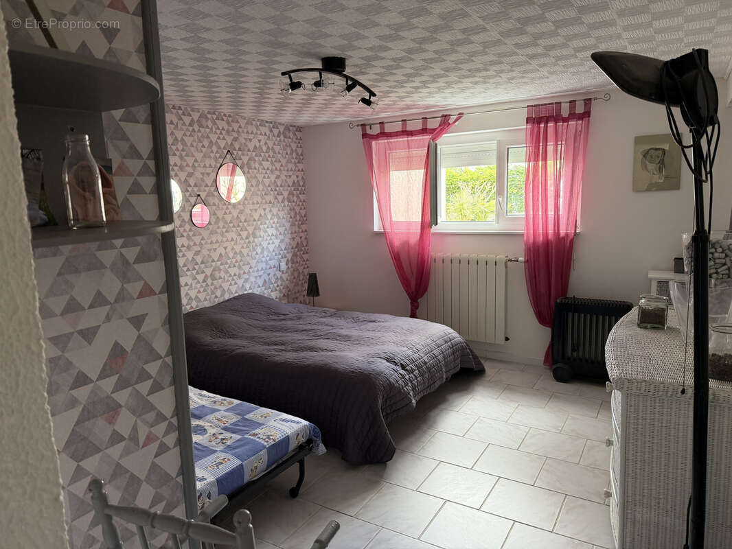 Maison à MONTAIGU-DE-QUERCY