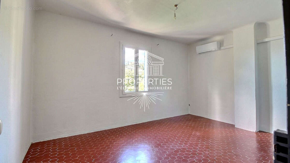 Appartement à BORMES-LES-MIMOSAS