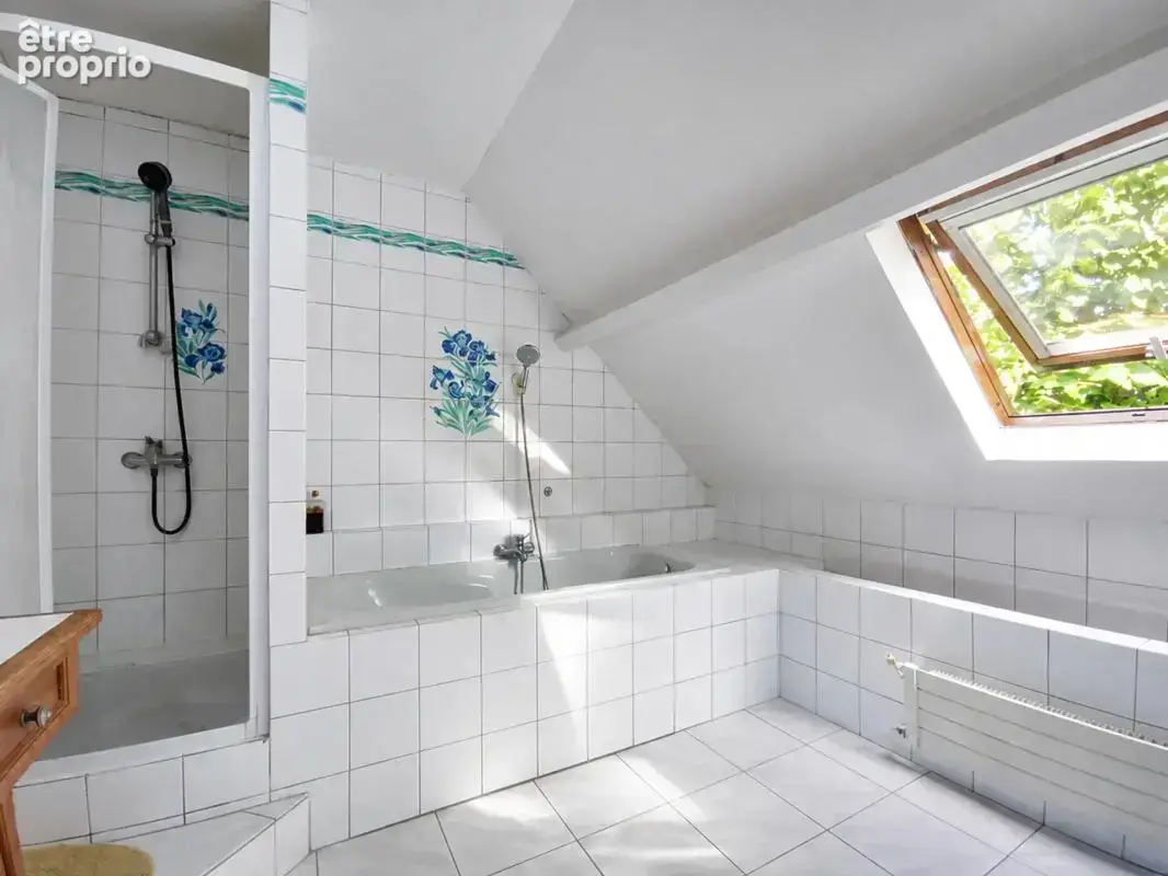Maison de 5 pièces de 100 m² à Goussainville - photo 10