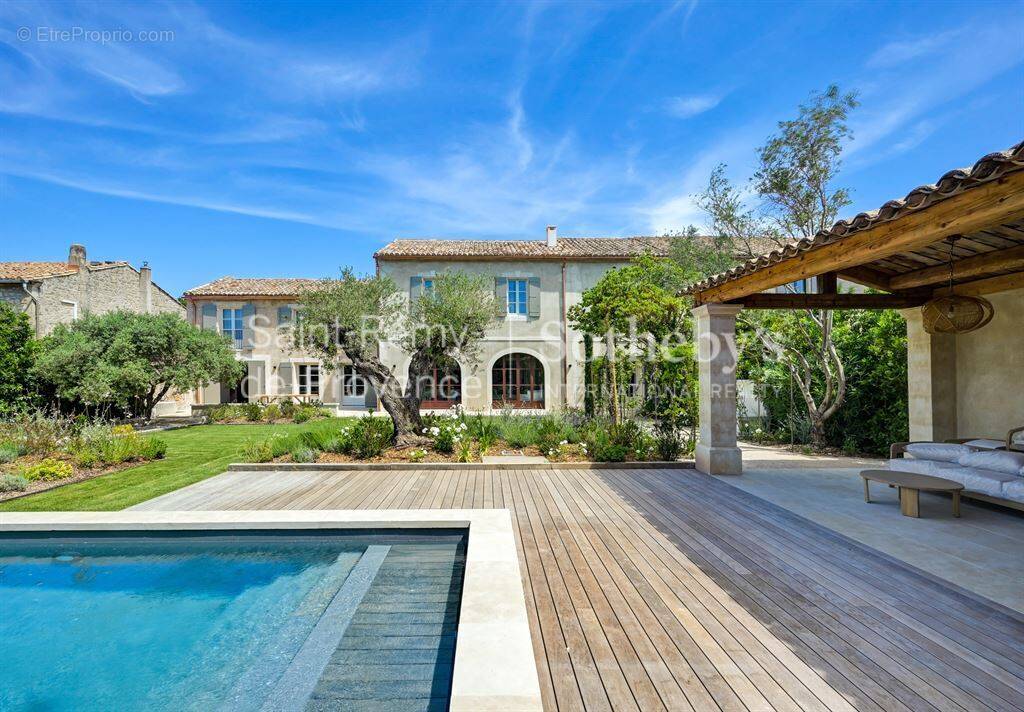 Mas de village entièrement rénové au coeur de Maussane les Alpilles - photo 1