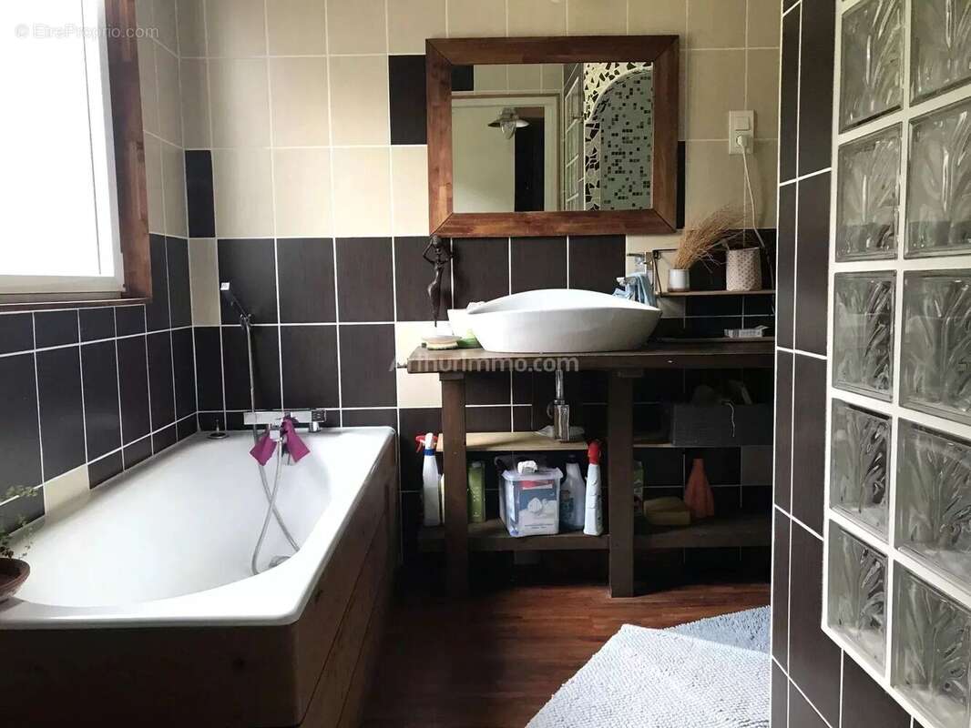 Maison à CHATEAU-GUIBERT