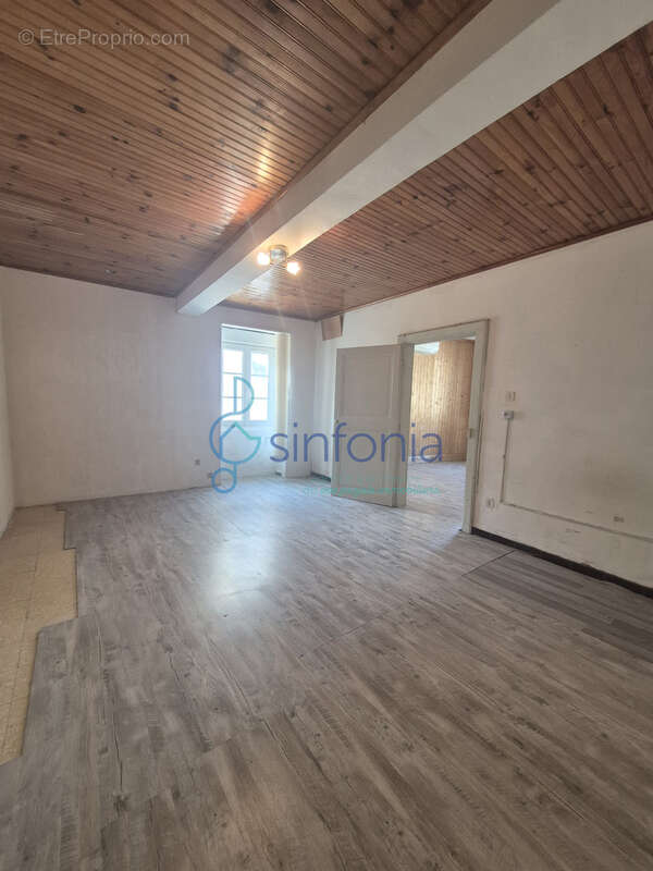 Maison de village avec garage et atouts énergétiques, potentiel a exploiter - photo 4