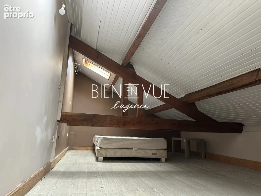 Maison d’environ 65m2 avec mezzanine à rénover   Plein centre-ville d’Arès - photo 4
