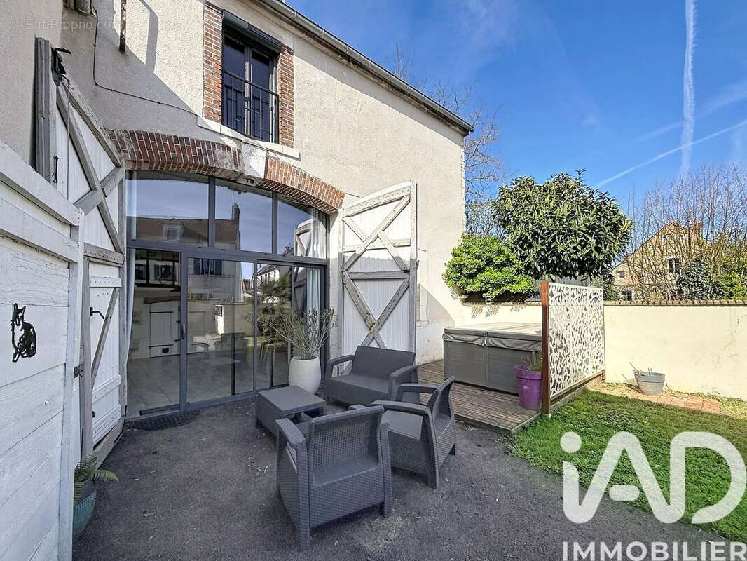 Photo 3