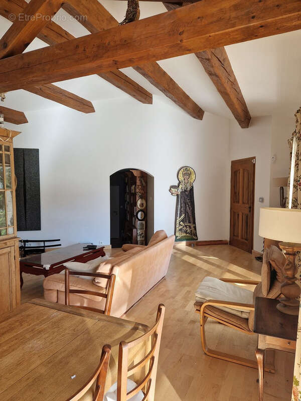 Maison à LE REVEST-LES-EAUX