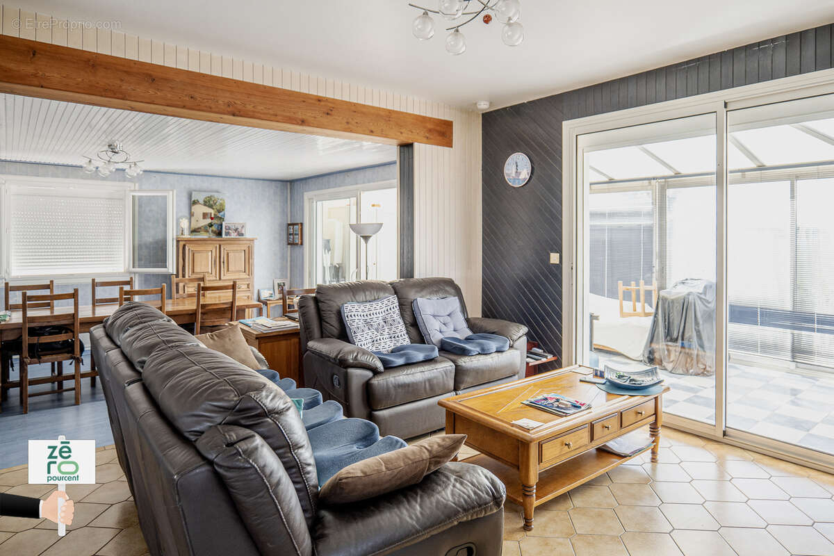 Maison à LES MAGNILS-REIGNIERS