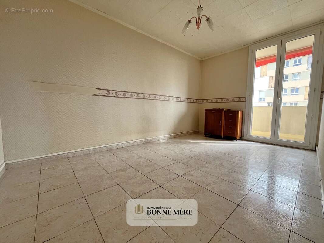 Appartement à MARSEILLE-11E