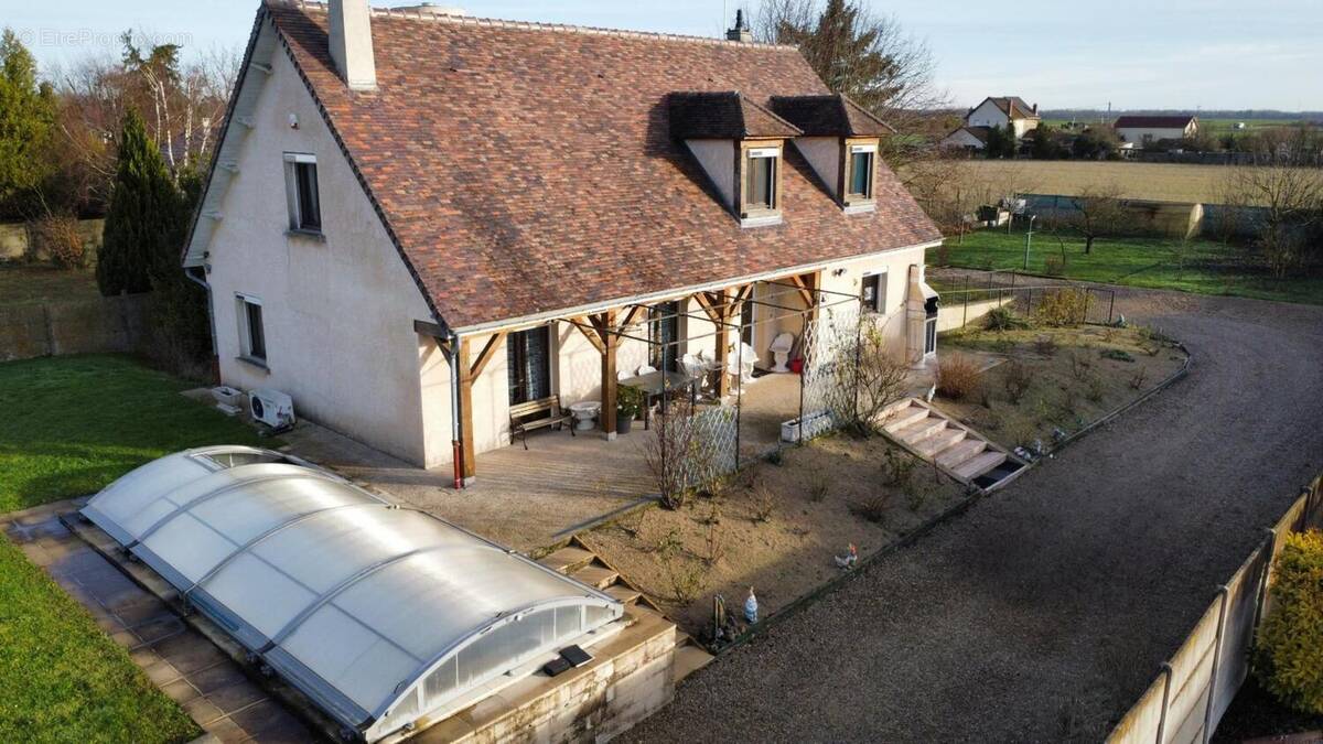 Photo 1 - Maison à MAIZIERES-LA-GRANDE-PAROISSE