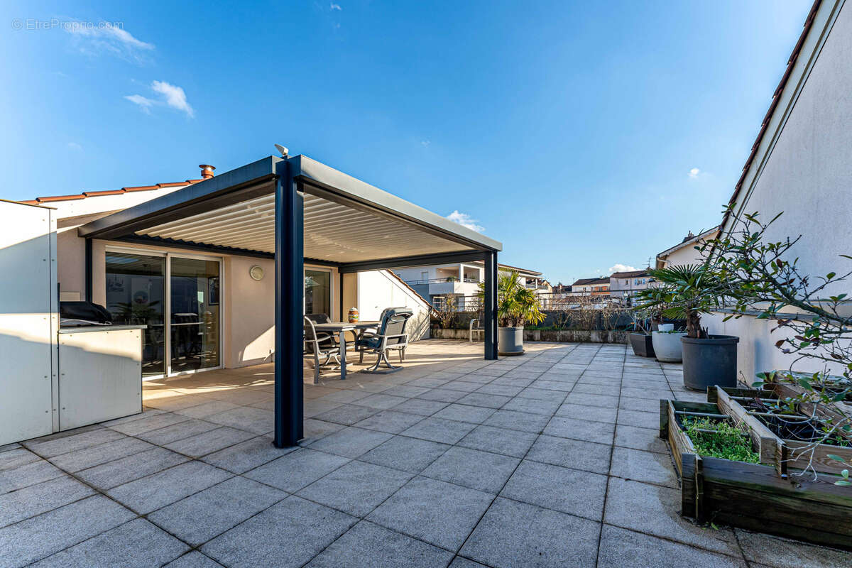 Appartement à TASSIN-LA-DEMI-LUNE