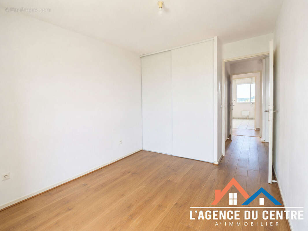 Appartement à CHANTELOUP-LES-VIGNES