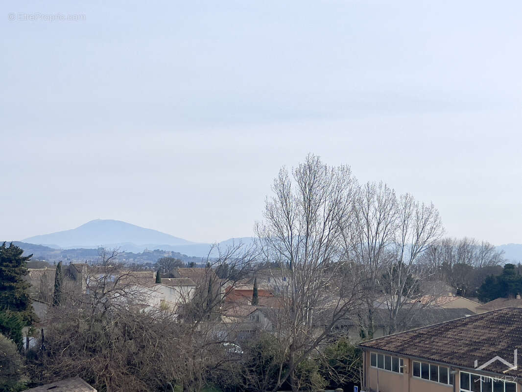 Appartement à SAINTE-CECILE-LES-VIGNES