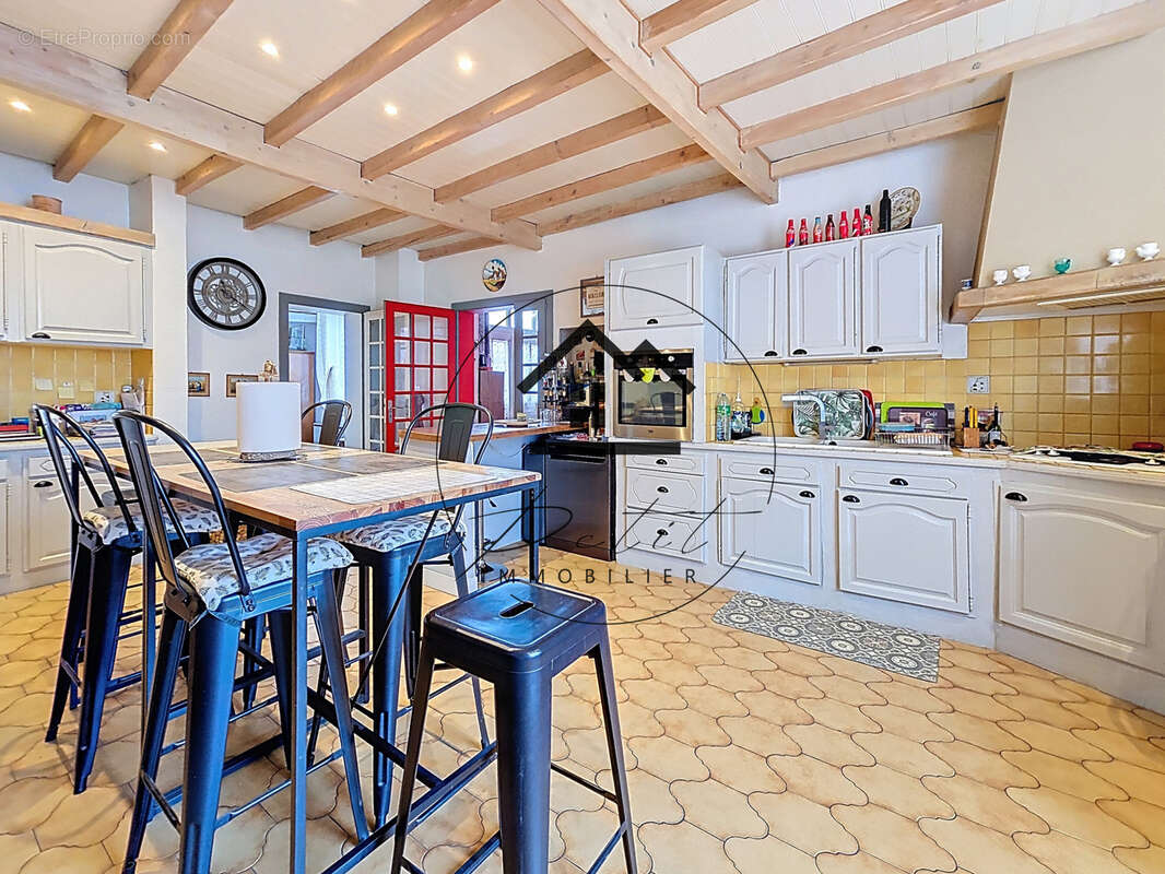 Maison à LACHAPELLE-SAINT-PIERRE