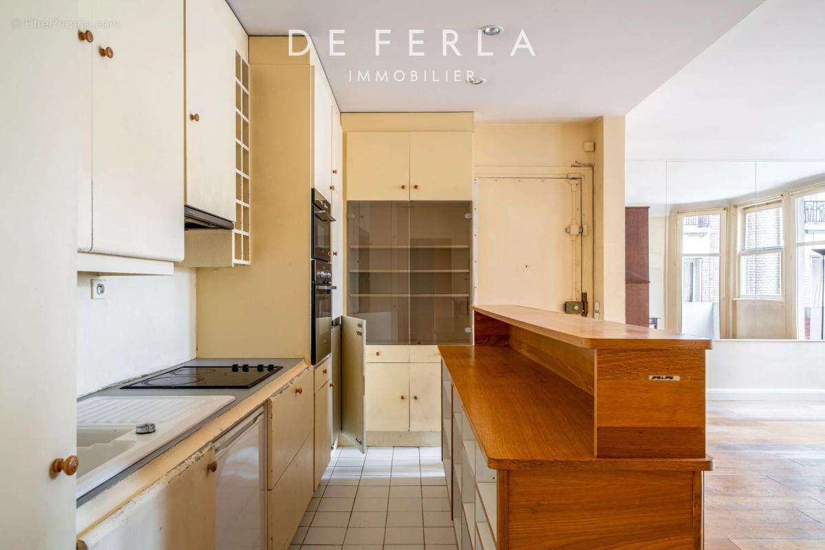 Appartement à PARIS-14E