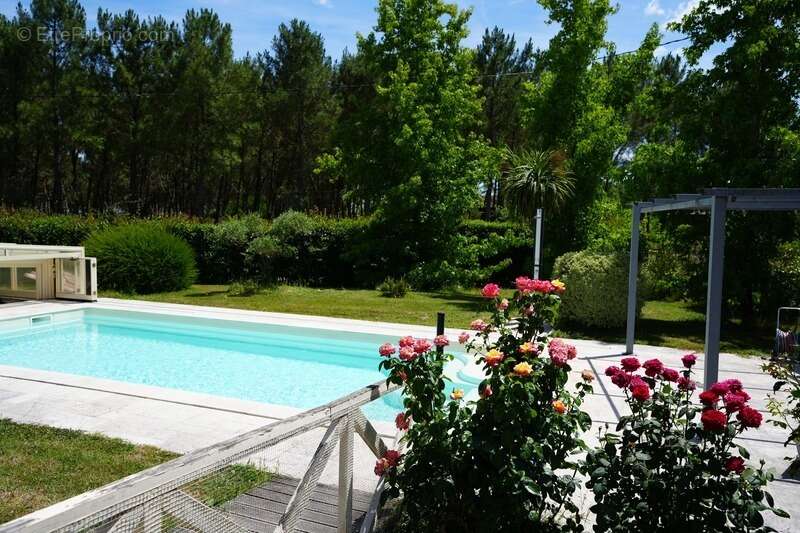 villa plain-pied 205 m², 5 chambres , espace indépendant , 1h de Bordeaux, 3h de Paris - photo 13