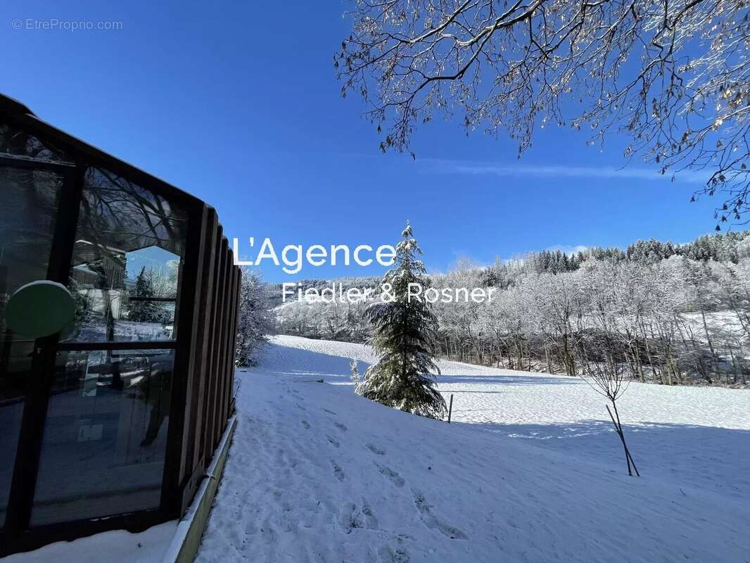 Maison à DEMI-QUARTIER