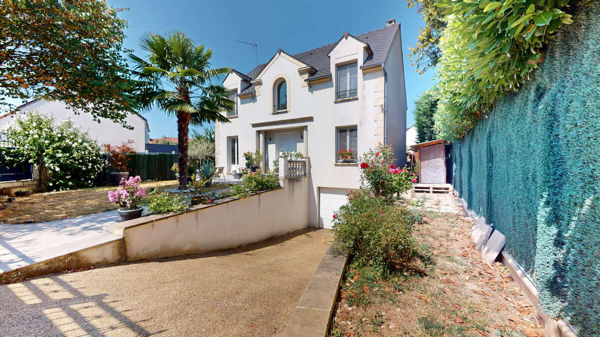 CORMEILLES-EN-PARISIS Dans un quartier recherché pour son calme secteur Les Champs Guillaume, venez - photo 17