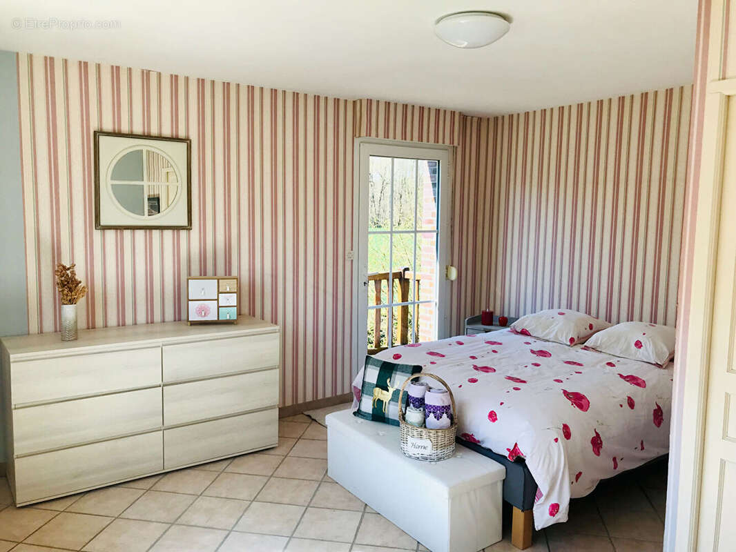 Maison à DAMPIERRE-SUR-AVRE