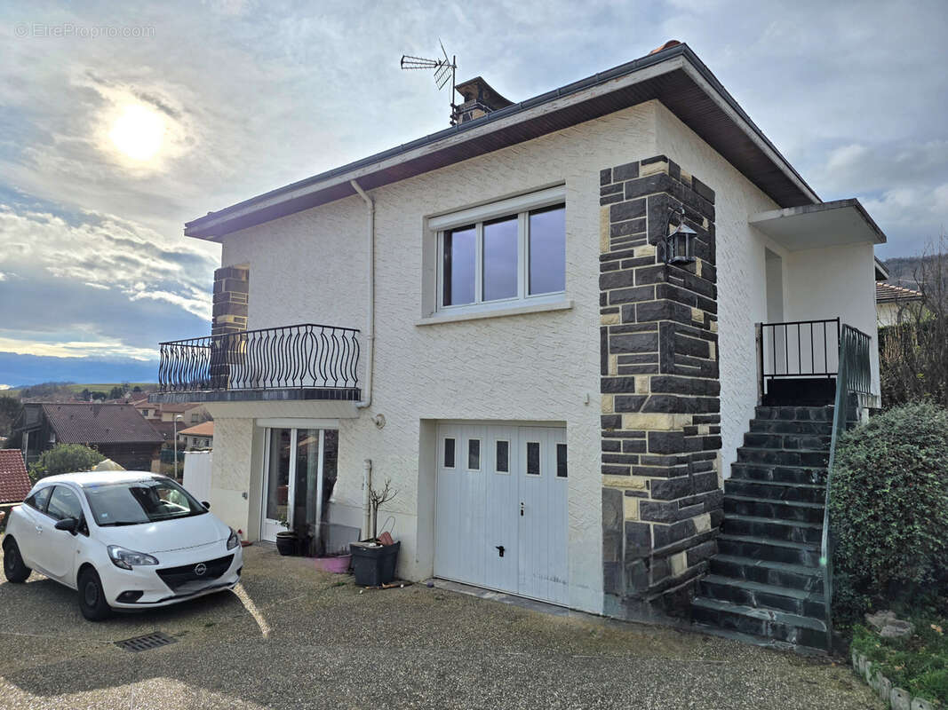 Maison à PERIGNAT-LES-SARLIEVE