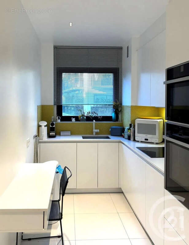 Appartement à NEUILLY-SUR-SEINE