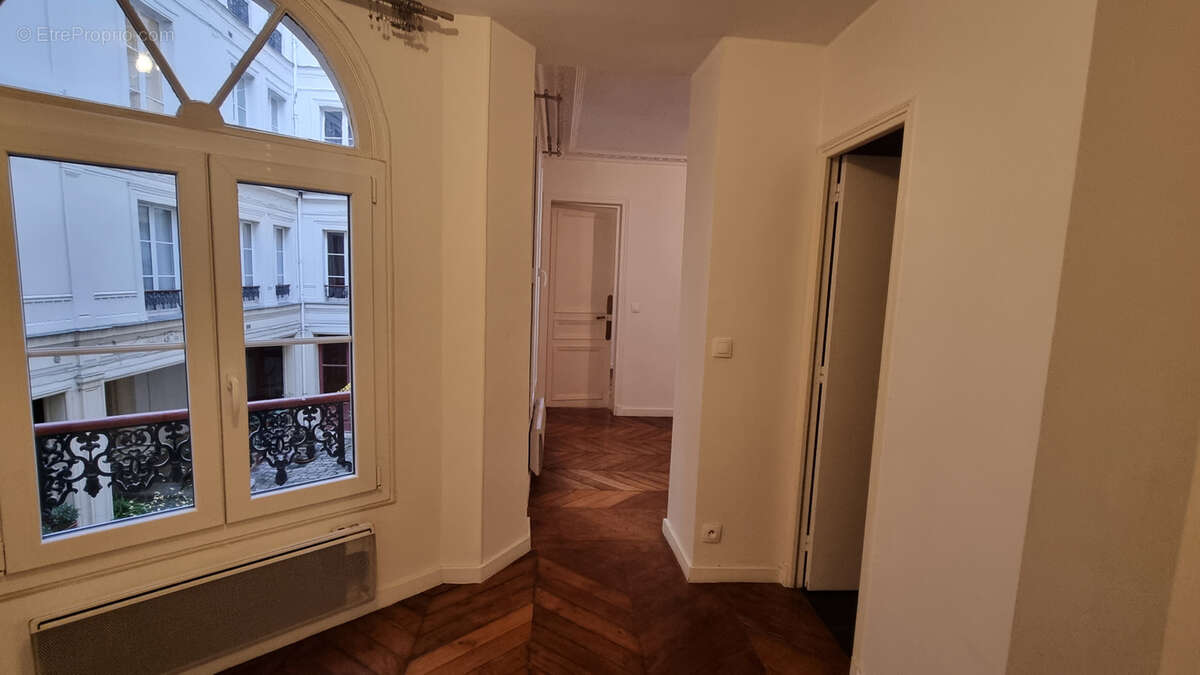 Appartement à PARIS-9E