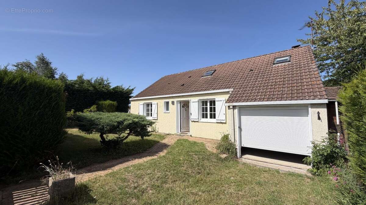 Maison 91 m² à Saint-Lubin-Des-Joncherets  - photo 8