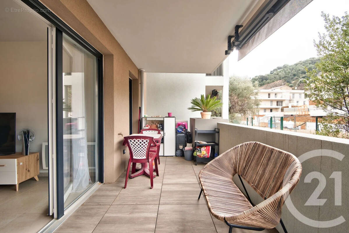 Appartement à SAINT-LAURENT-DU-VAR