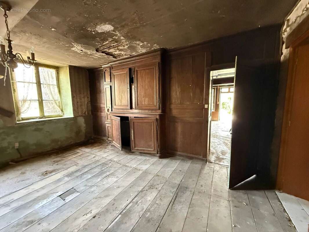 Charmante petite ferme-château entièrement à rénover - photo 26