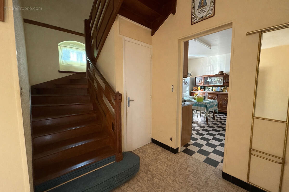 Maison de campagne avec dépendance sur 14ha ! - photo 10