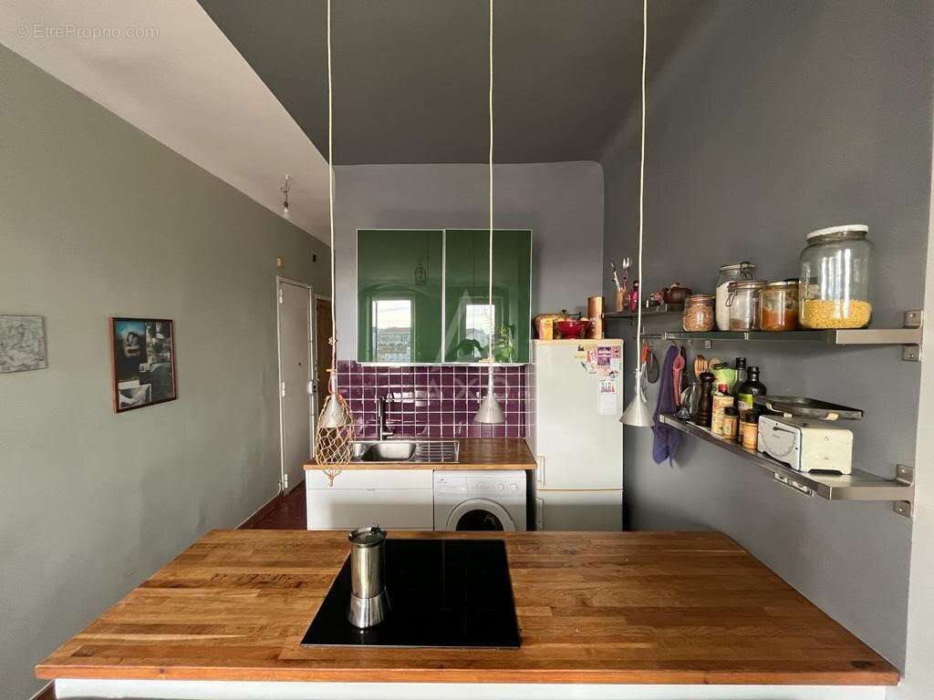 Appartement à MARSEILLE-3E