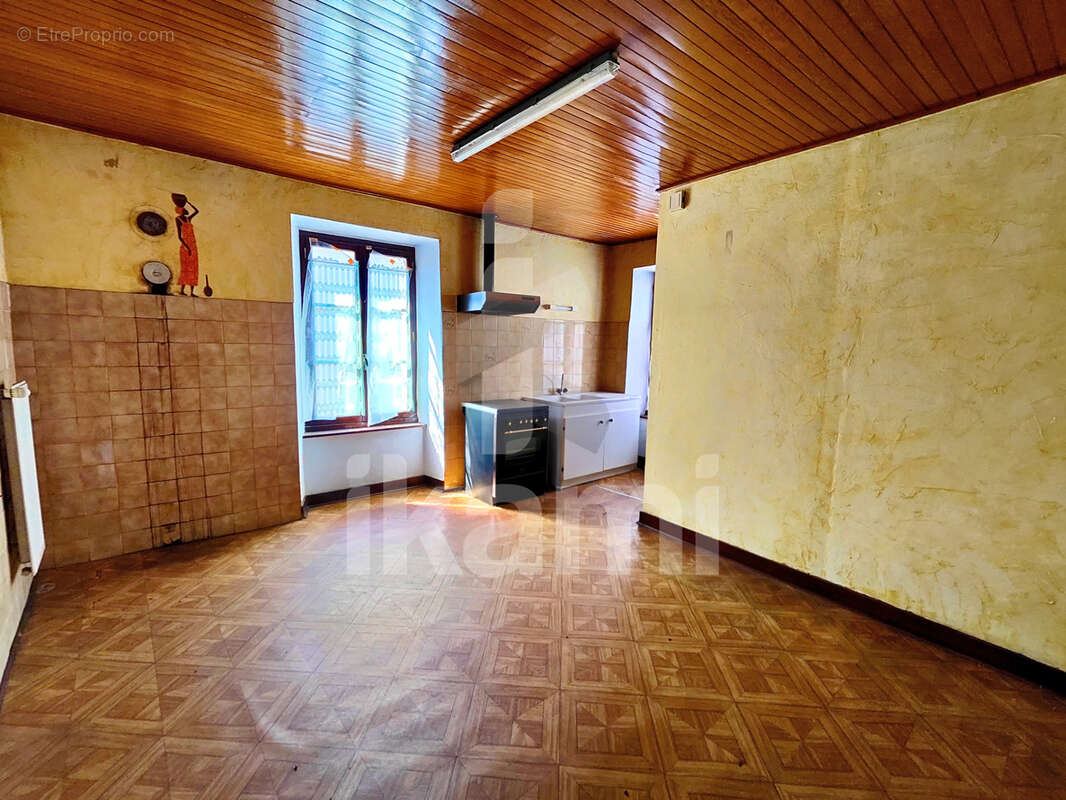 Habitation principale avec revenus locatifs possibles   327 m2 à fort potentiel - photo 16