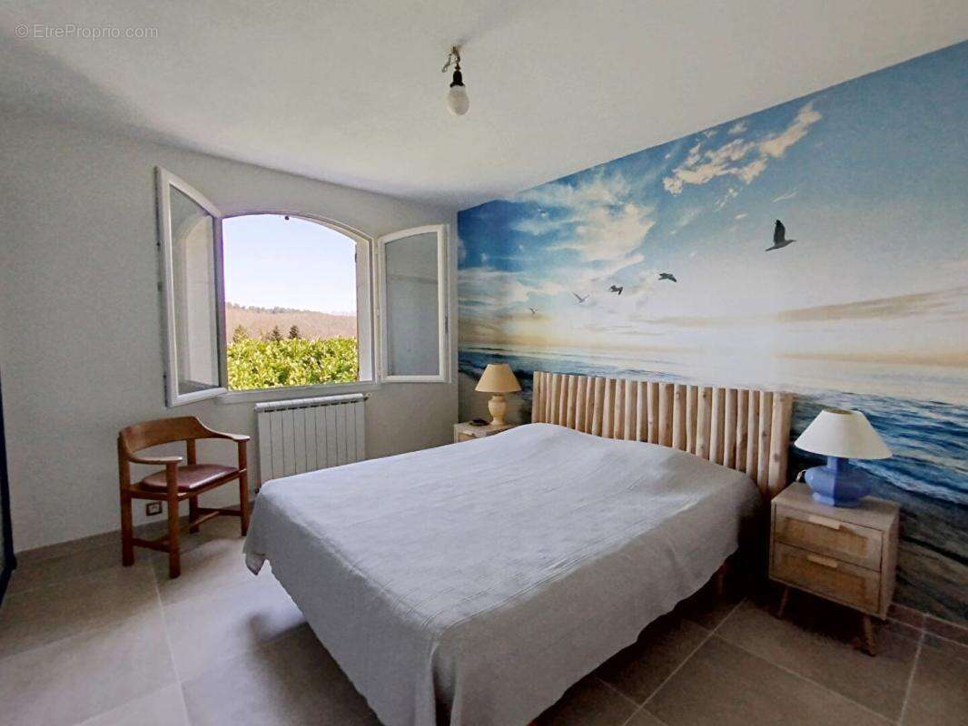 Maison Ponteves 188 m2 avec grande piscine et  grand sous sol de 145 m2 - photo 11