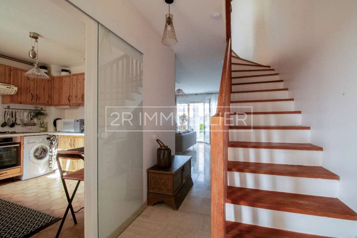 Maison à SAINT-THIBAULT-DES-VIGNES