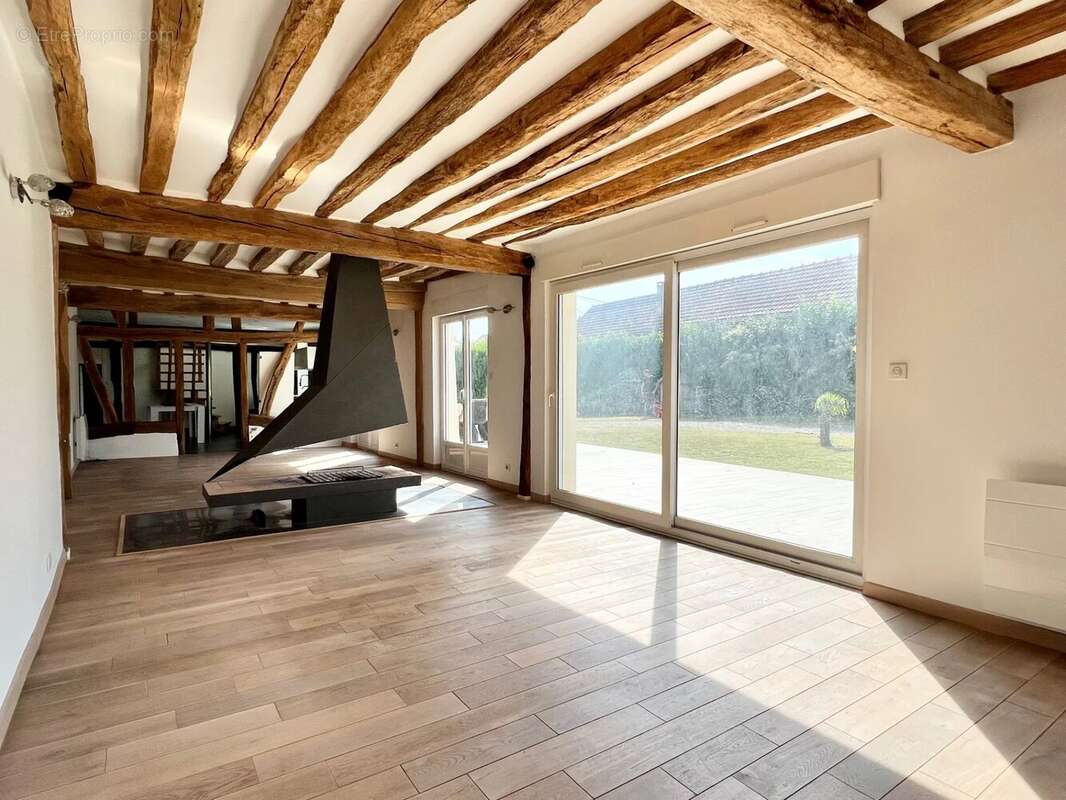 Maison à GAILLARDBOIS-CRESSENVILLE