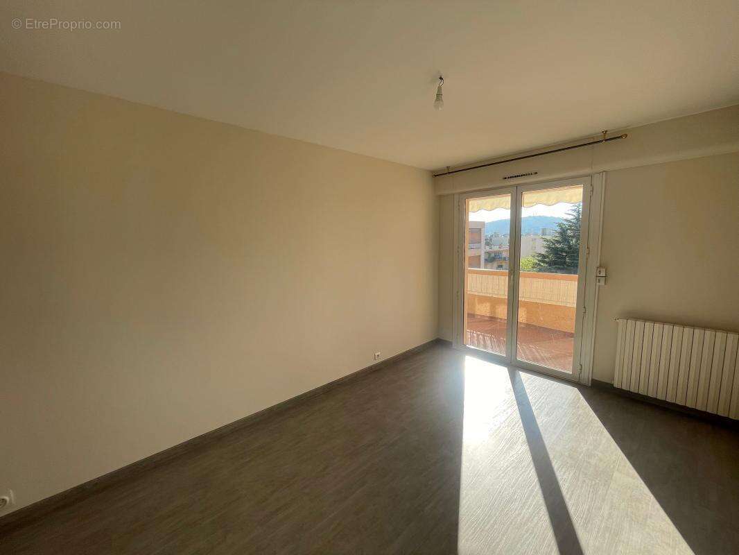 Appartement à SANARY-SUR-MER