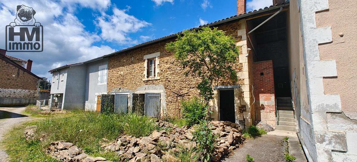 n°8 - Maison à ROCHECHOUART