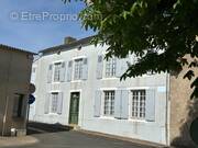 Maison à MENIGOUTE