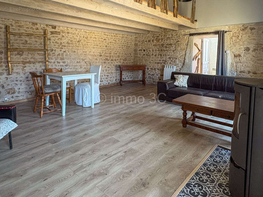 Maison en pierres avec dépendances - photo 5